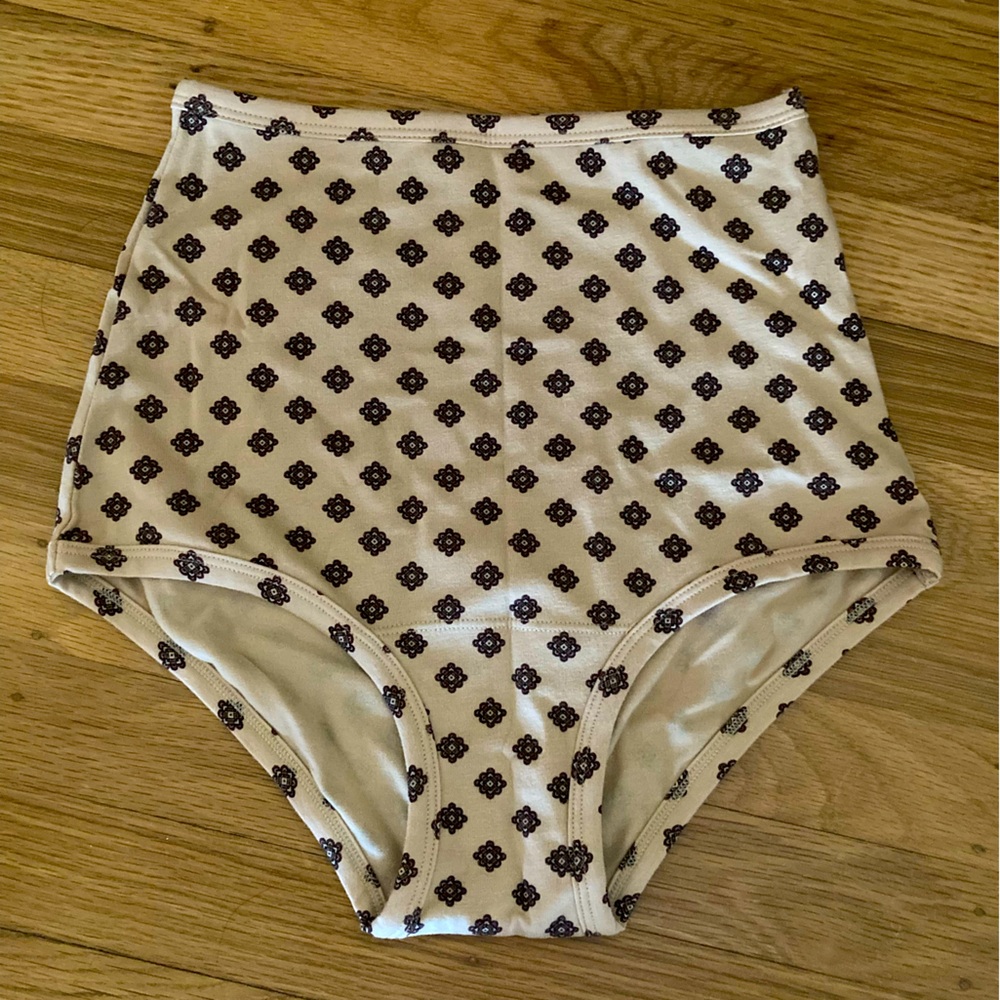 ARQ high-waisted, 92% cotton, never worn